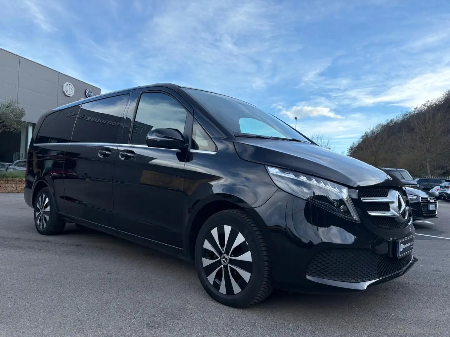 Mercedes-Benz V V 220 d Automatic Sport Extralong Schwarz - 2