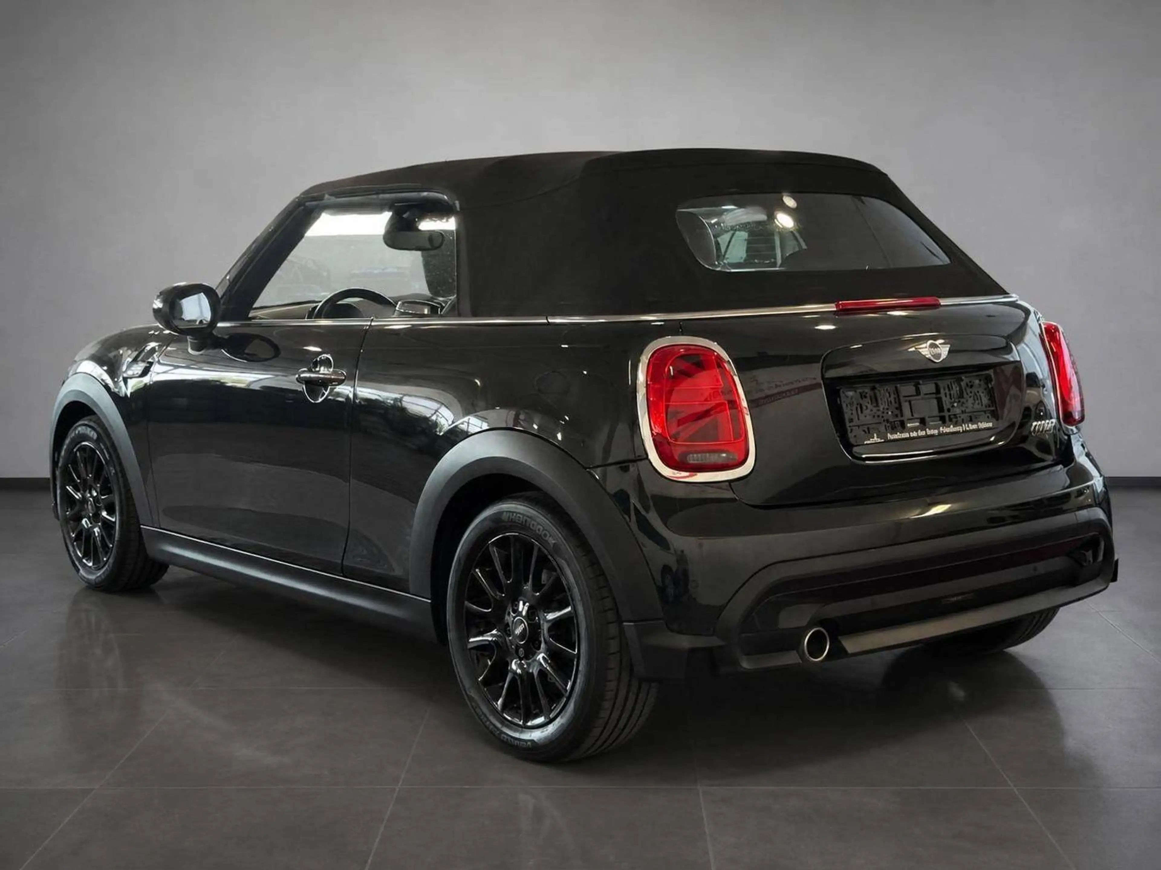 MINI Cooper C Cabrio Cooper Classic Trim — photo 11