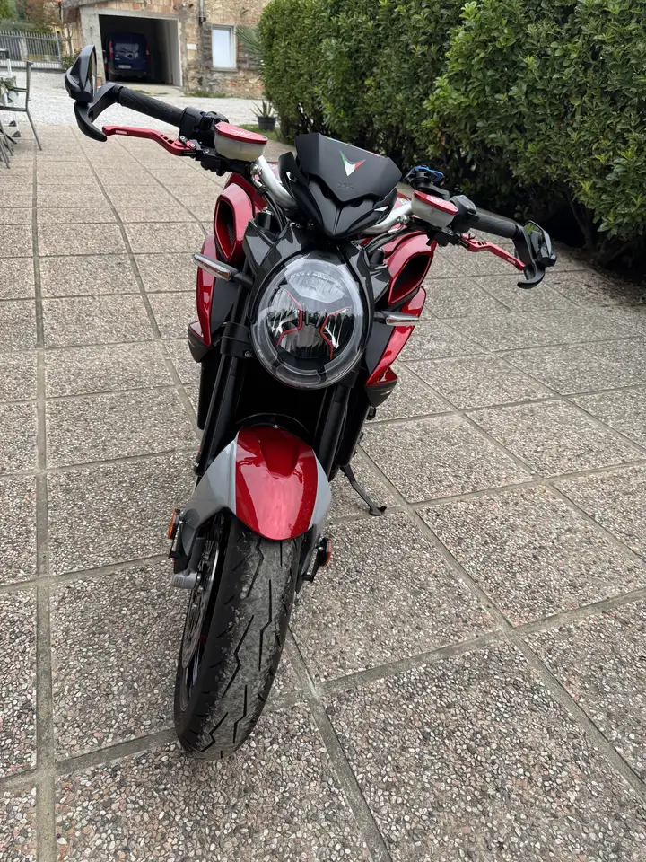 MV Agusta Brutale 800