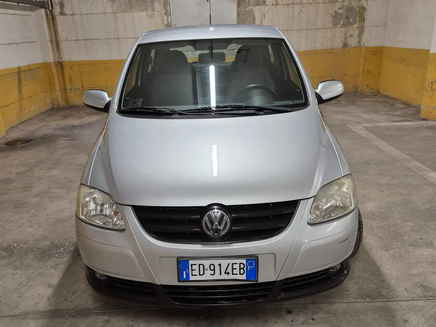 Volkswagen Fox 1.2 benzina Gris - 2