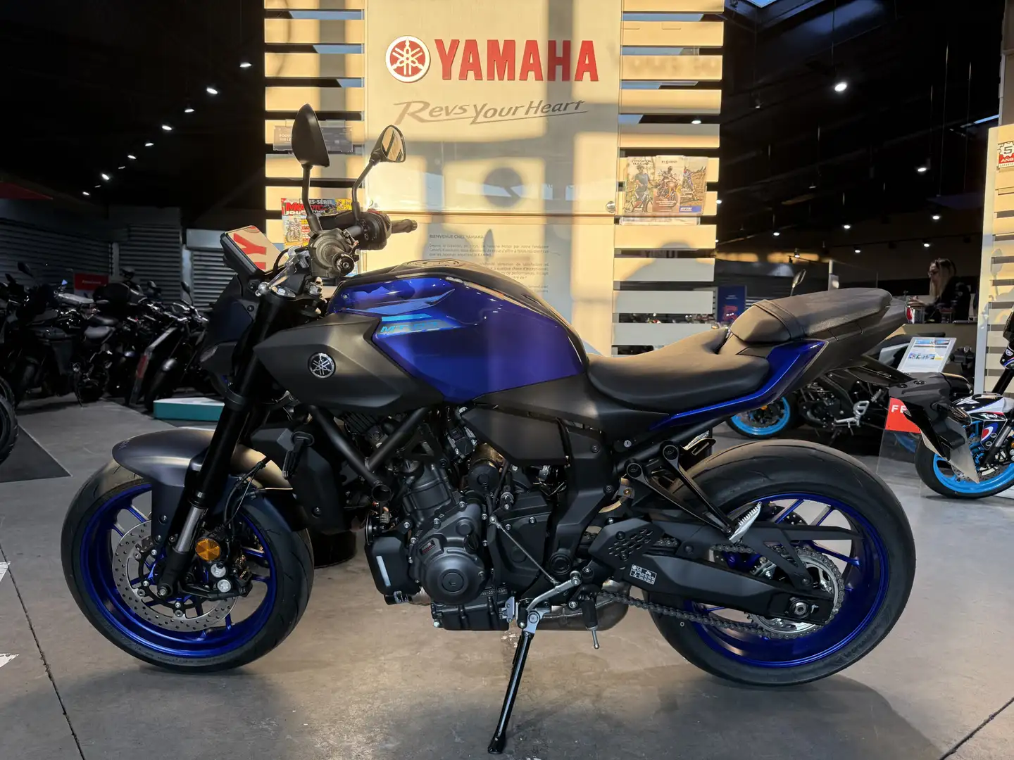 Yamaha MT-07 Bleu - 2