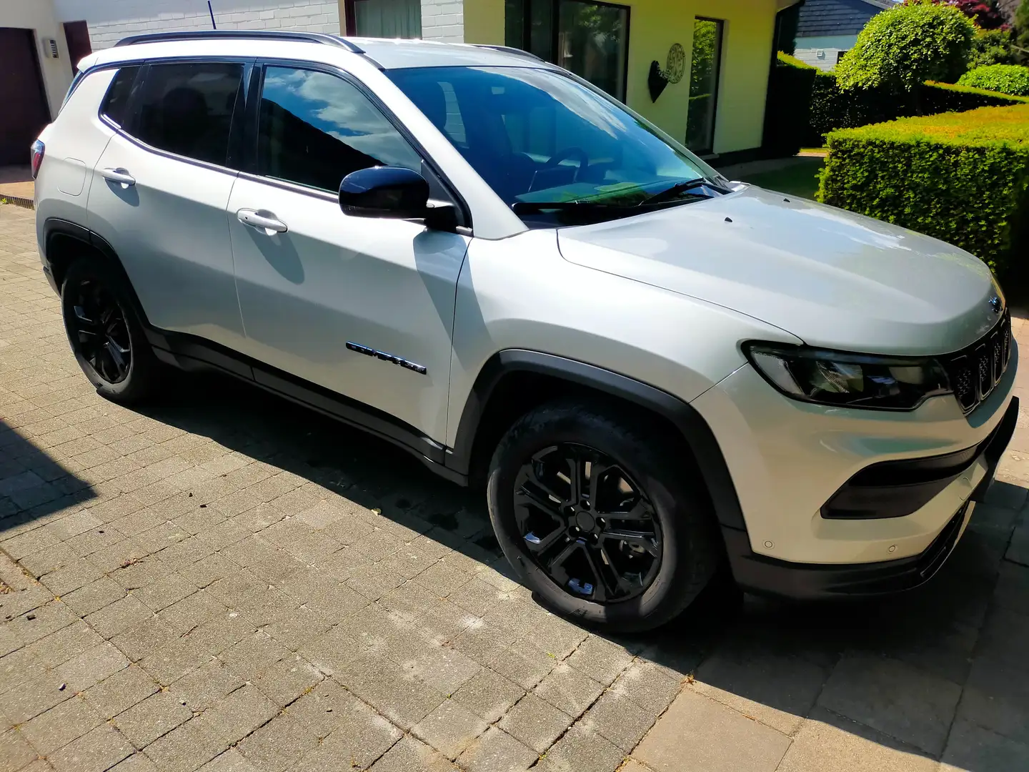 Jeep Compass Compass 1.3 T4 4xe PLUG-IN HYBRID Automatik S Zilver - 1