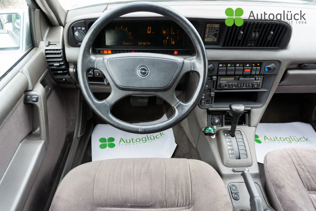 Opel Senator B 3,0i - CD *AC*SERVO*, foto 7