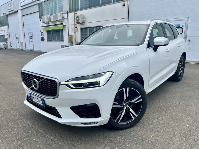 Volvo XC60 2.0d R-design 4x4 cinghia e tagliando appena fatti
