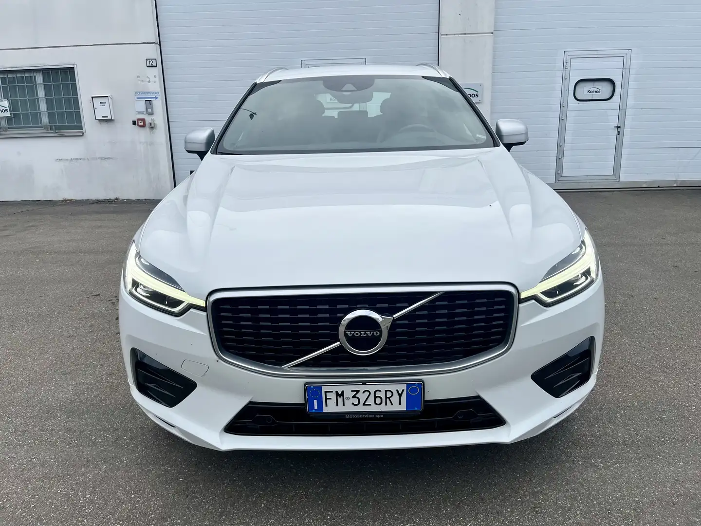 Volvo XC60 2.0d R-design 4x4 cinghia e tagliando appena fatti - 2