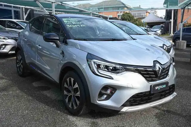 Renault Captur view 2