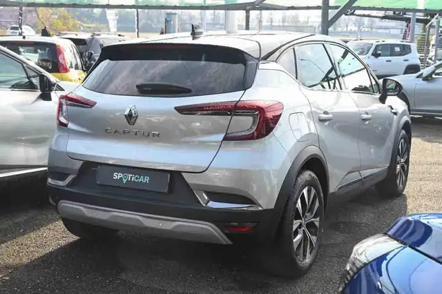 Renault Captur view 3