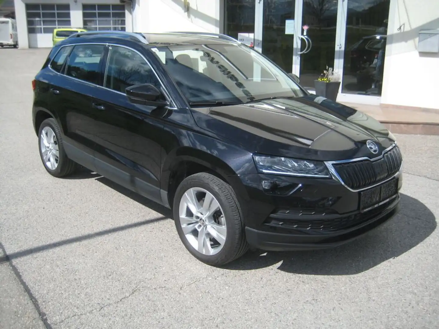 Skoda Karoq Style 2,0 TDI, Navi, Led, Kammera, AHK Schwarz - 2