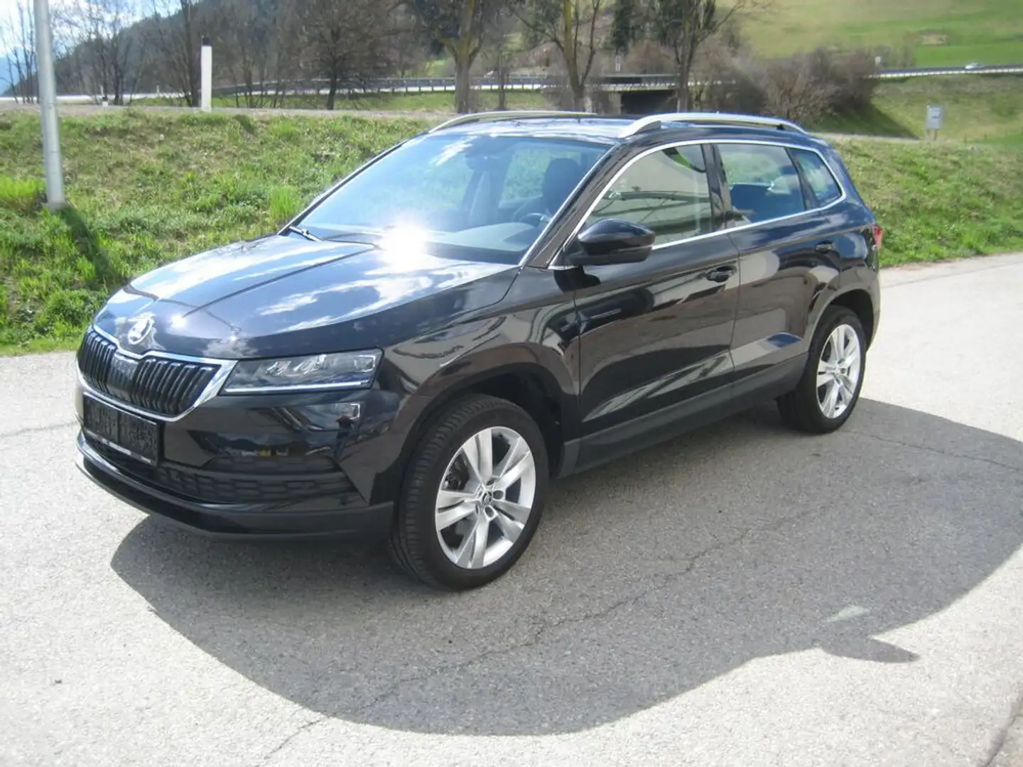 Skoda Karoq Style 2,0 TDI, Navi, Led, Kammera, AHK Schwarz - 1