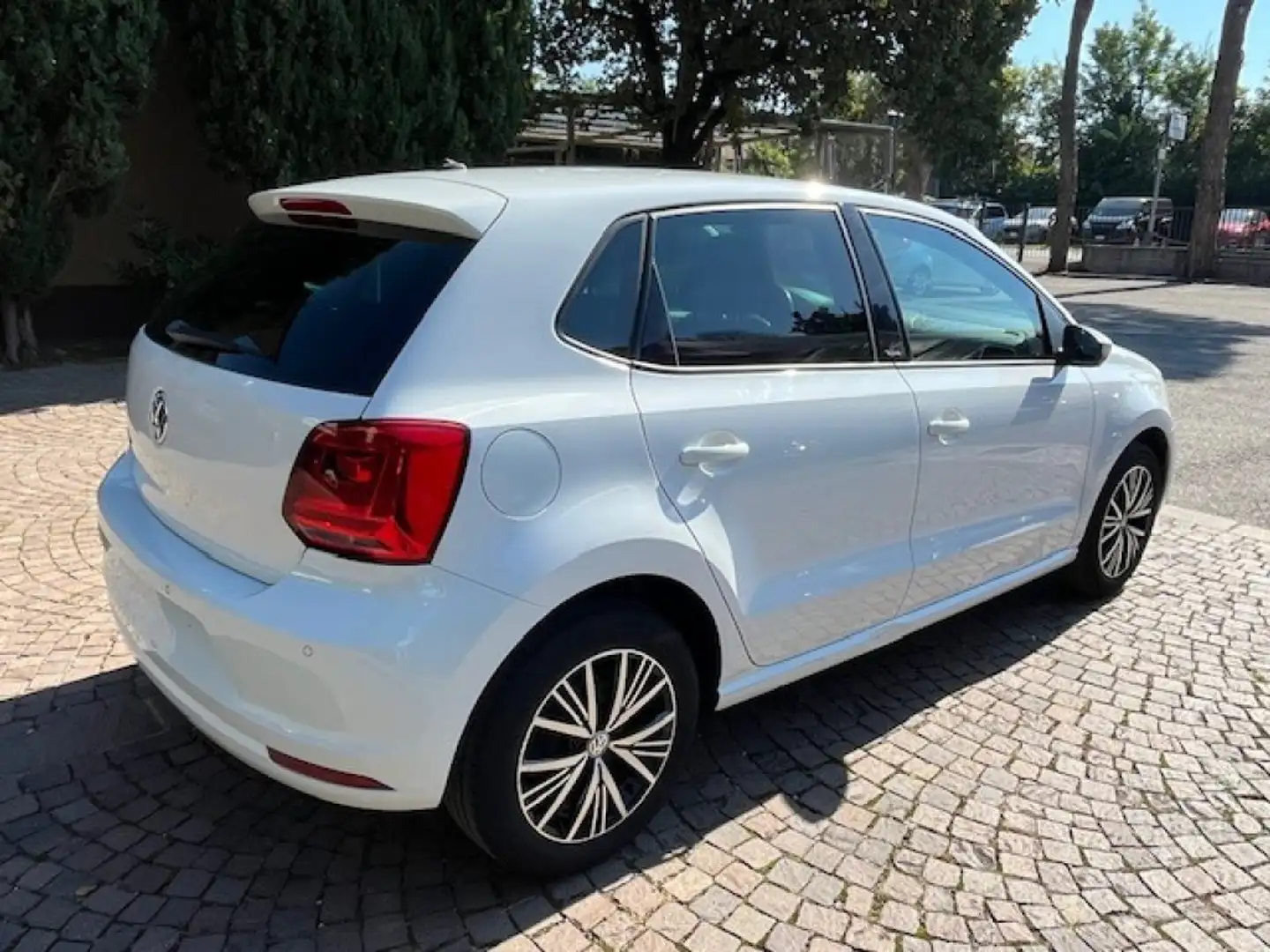 Volkswagen Polo 1.0 MPI 75 CV 5p.Allstar Bianco - 2
