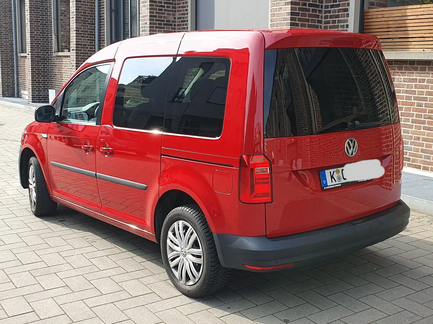Volkswagen Caddy Caddy 1.4 TSI (5-Si.) Trendline Rot - 1