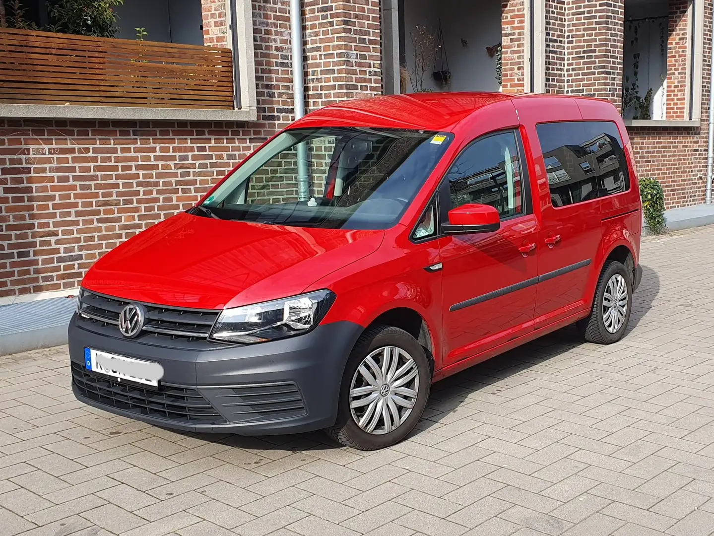 Volkswagen Caddy Caddy 1.4 TSI (5-Si.) Trendline Rot - 2