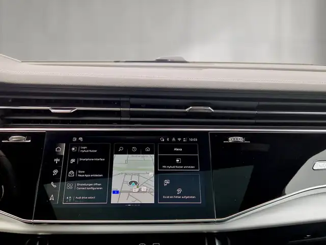 Audi Q7 view 13