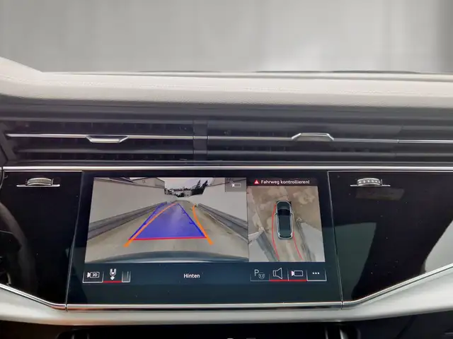 Audi Q7 view 15