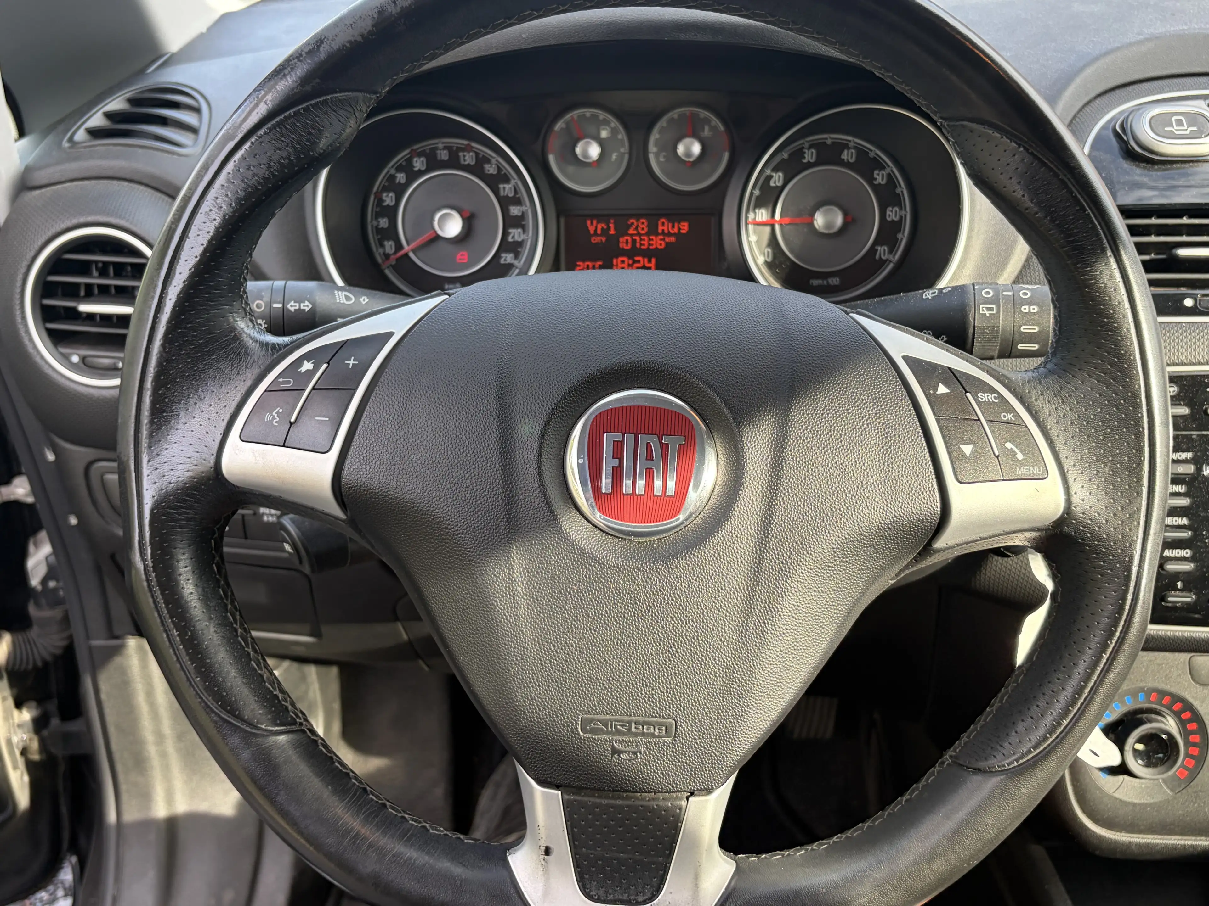 Fiat Punto Punto 1.2i SportlineEuro6b**AIRCO/JA17/PDC**1erPro — photo 14