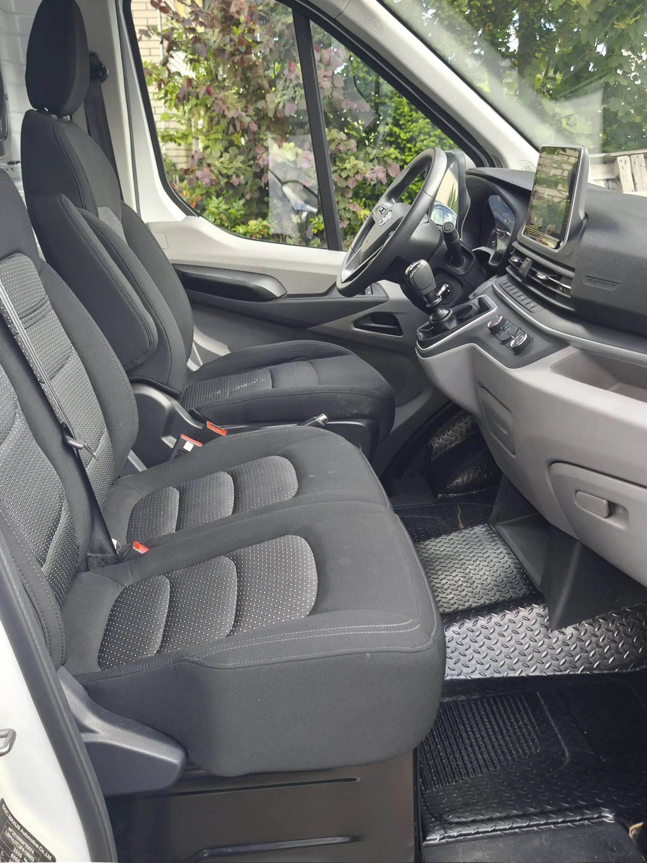 Maxus Deliver 9 Deliver 9 2.0 Transporter FWD LUXURY — photo 10