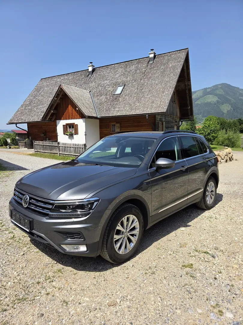 Volkswagen Tiguan 2,0 TDI SCR 4Motion Comfortline DSG Grau - 2
