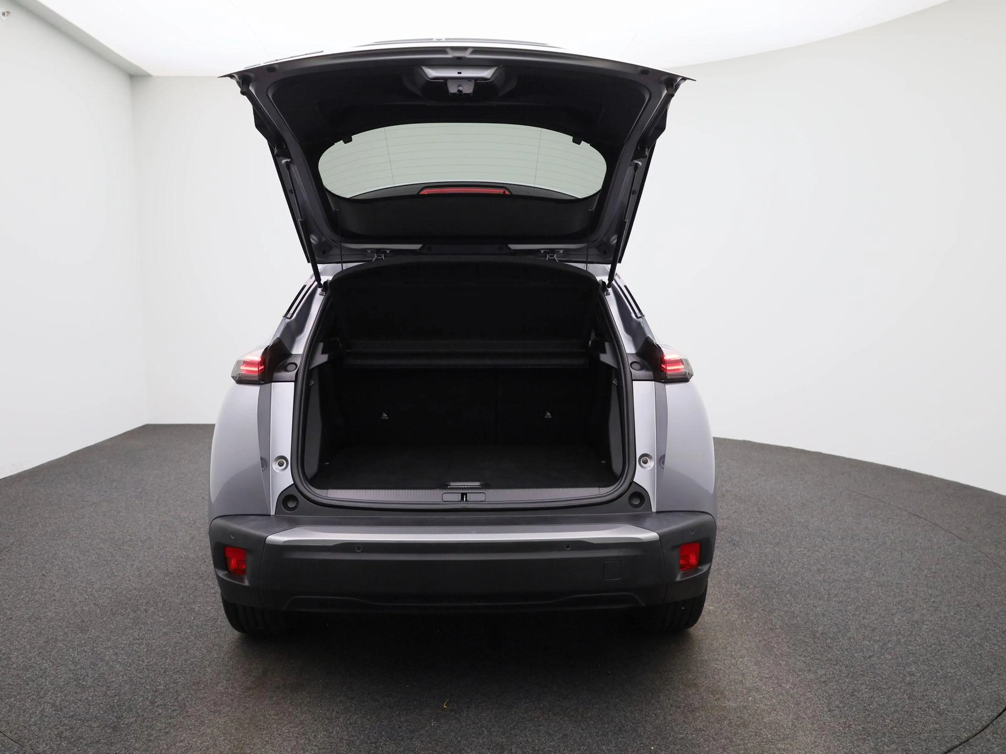 Peugeot e-2008 EV Allure 54 kWh | Automaat | Climate control | Vi — photo 11