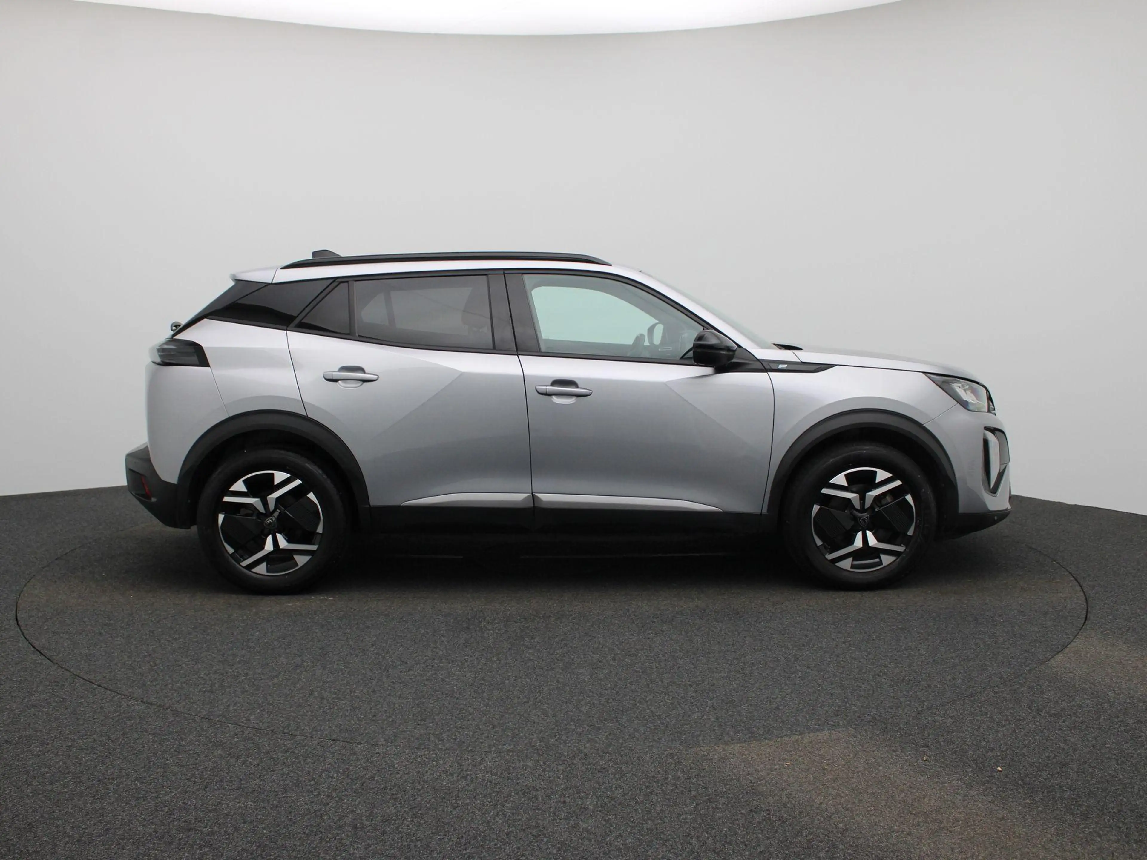 Peugeot e-2008 EV Allure 54 kWh | Automaat | Climate control | Vi — photo 6