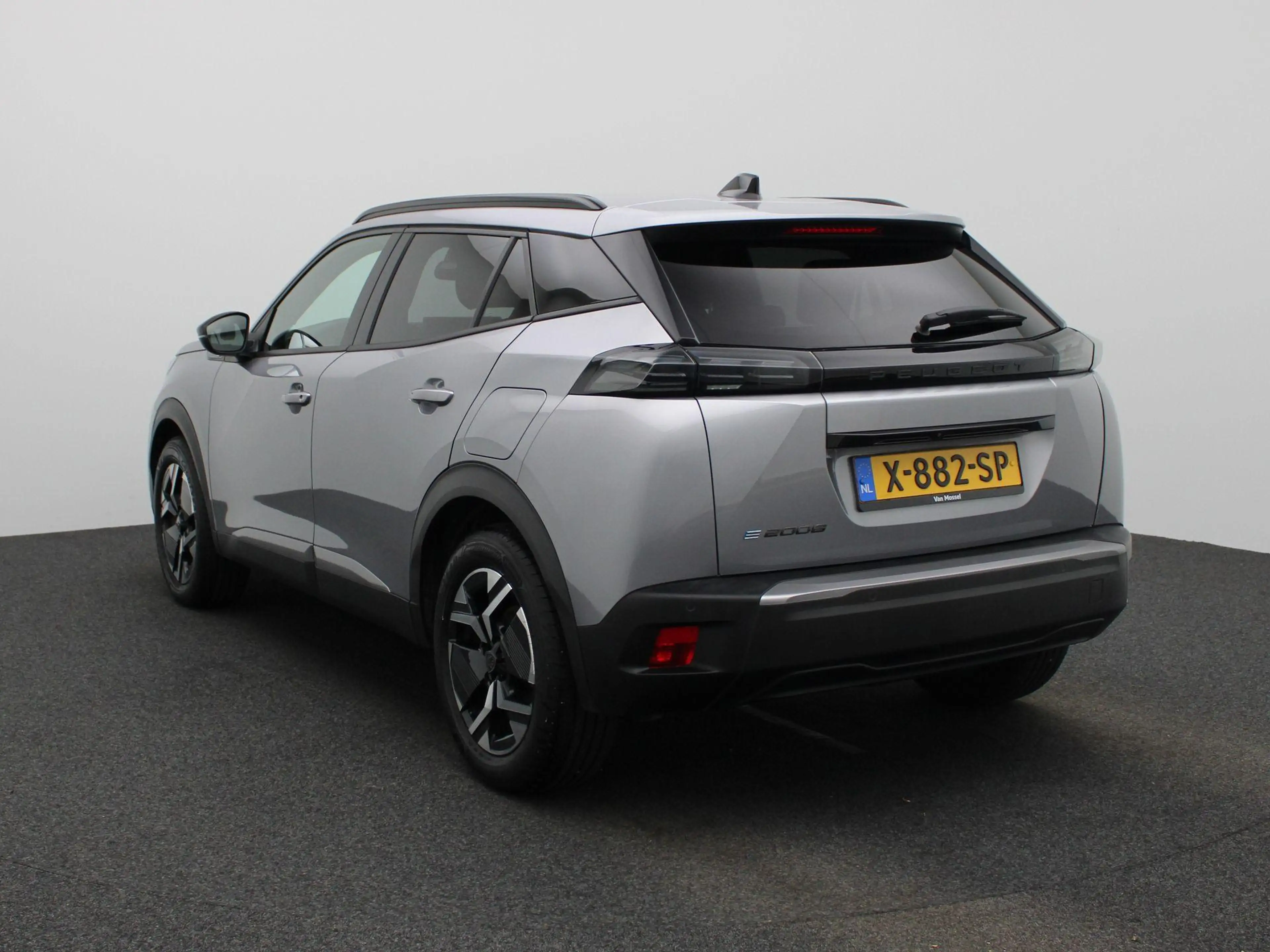 Peugeot e-2008 EV Allure 54 kWh | Automaat | Climate control | Vi — photo 2