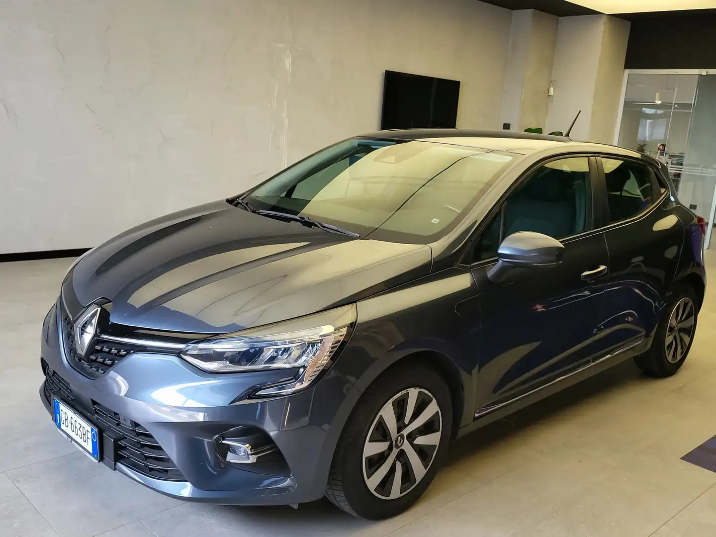 Renault Clio 5 Porte 1.5 Blue dCi Zen Grau - 1