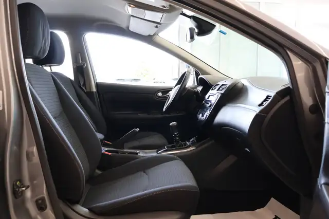 Nissan Pulsar view 11