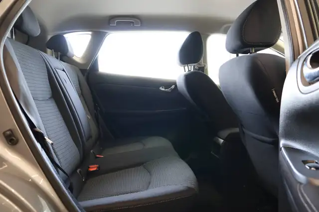 Nissan Pulsar view 13