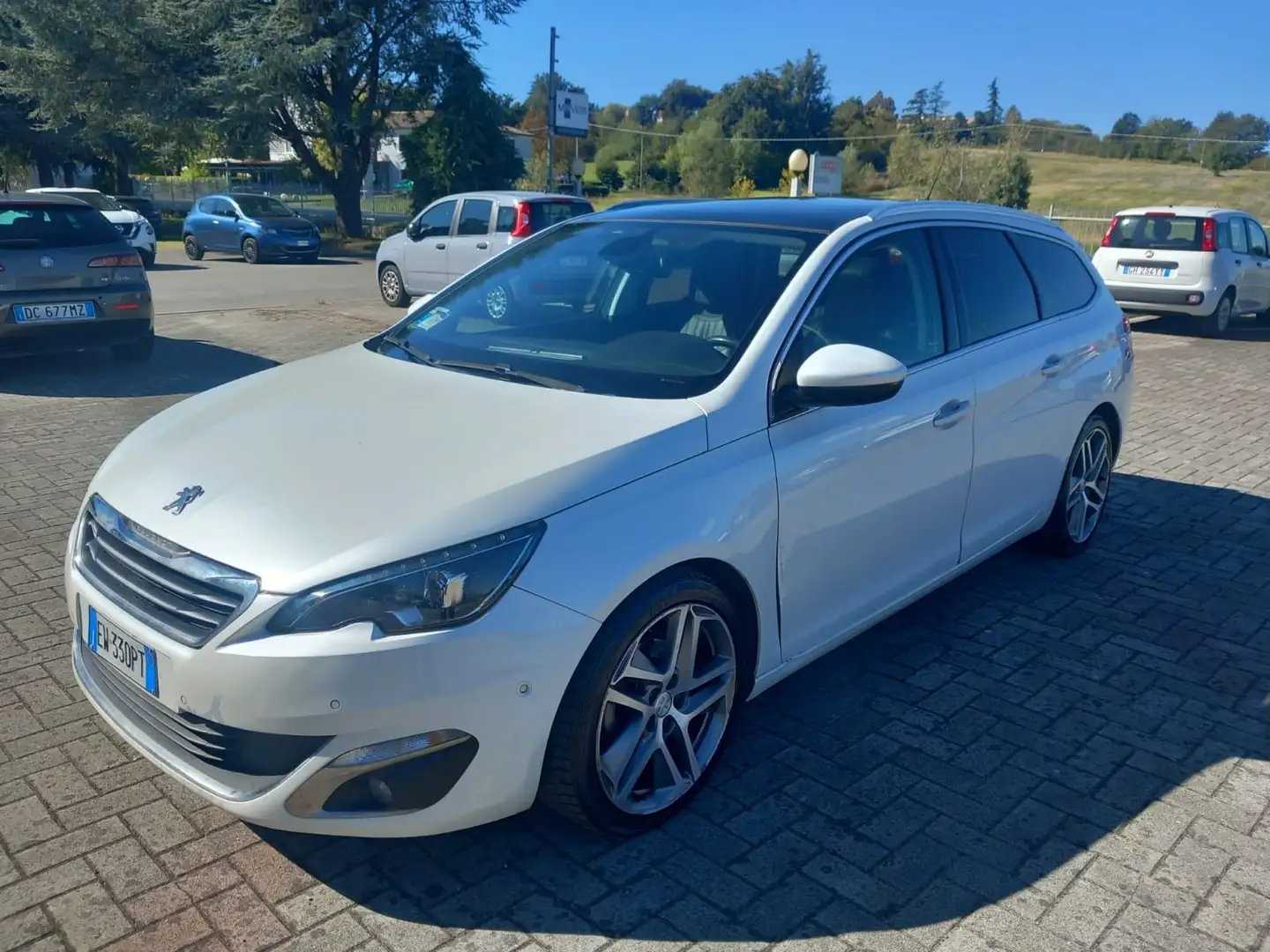 Peugeot 308 SW 1.6 e-hdi 8v Allure pack SUPER FULL Blanc - 1