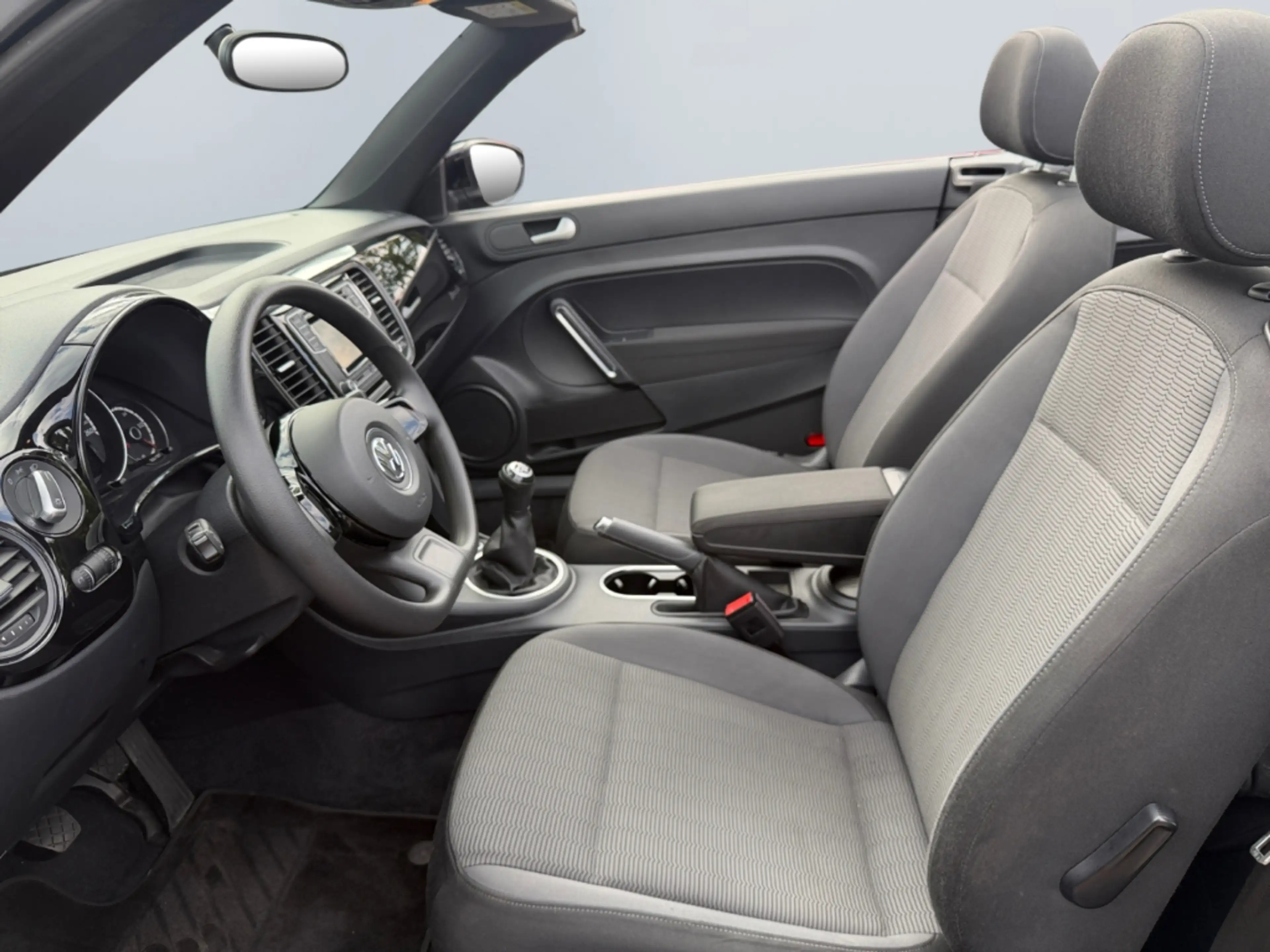 Volkswagen Beetle Cabrio 1.2 TSI BlueM *SHZ*PDC*Windschott* — photo 9
