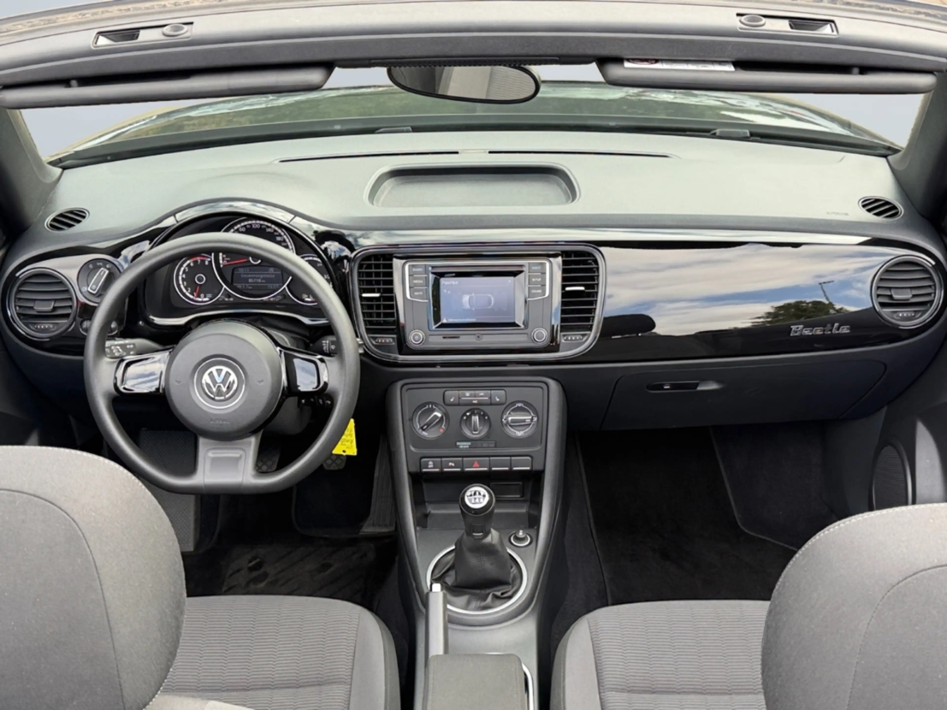 Volkswagen Beetle Cabrio 1.2 TSI BlueM *SHZ*PDC*Windschott* — photo 11