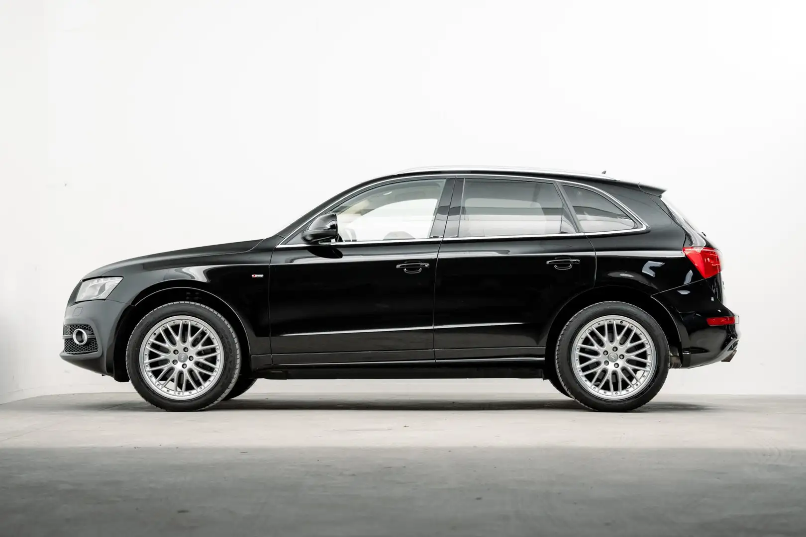 Audi Q5 3.2 FSI quattro Pro Line S € 32.950 Ex BTW Full Op Zwart - 2