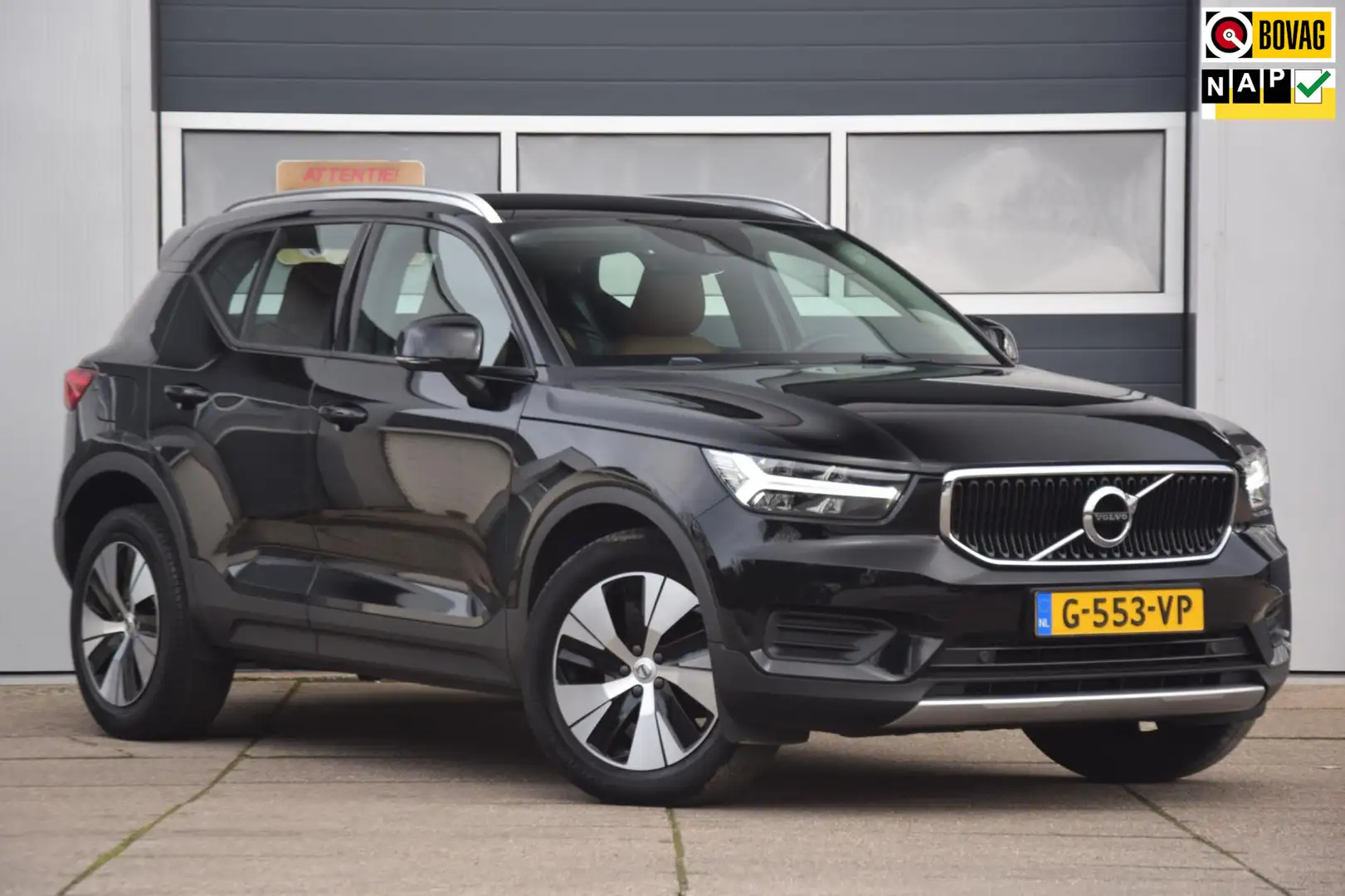 Volvo XC40 1.5 T3 Momentum Pro LEER/19" VELGEN Schwarz - 1