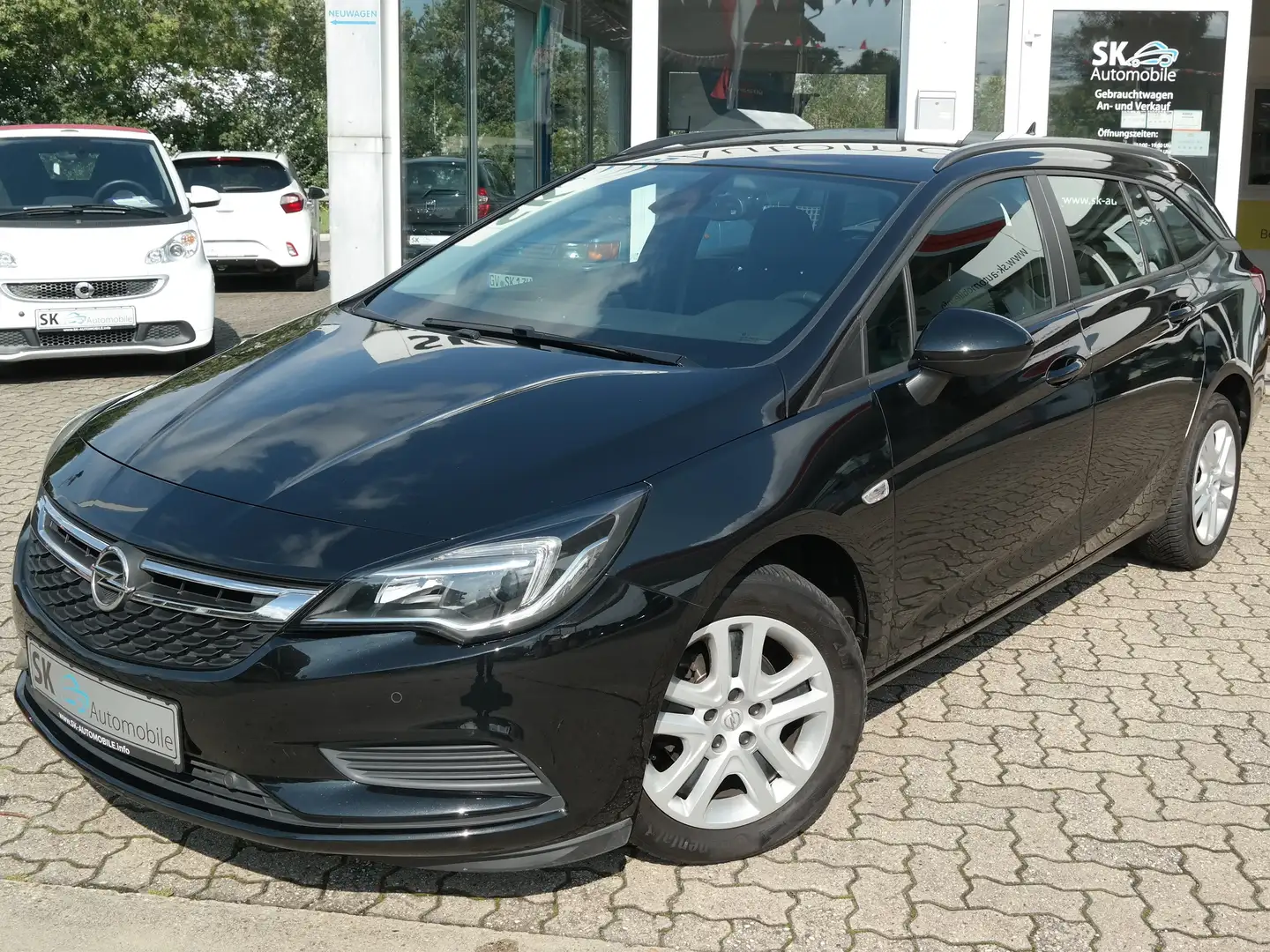 Opel Astra Edition Start/Stop*1.Hand*PDC*SHZ*NAVI*1.Hand Schwarz - 1