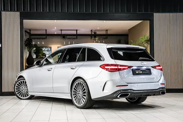 Mercedes-Benz C Class view 3