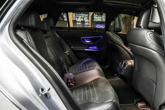 Mercedes-Benz C Class view 22