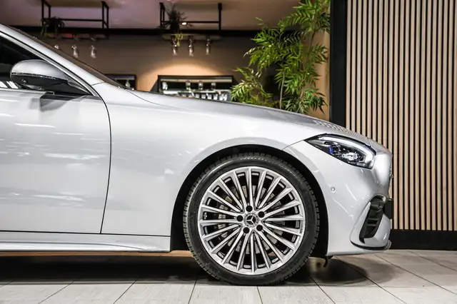 Mercedes-Benz C Class view 16