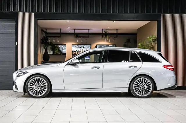 Mercedes-Benz C Class view 7