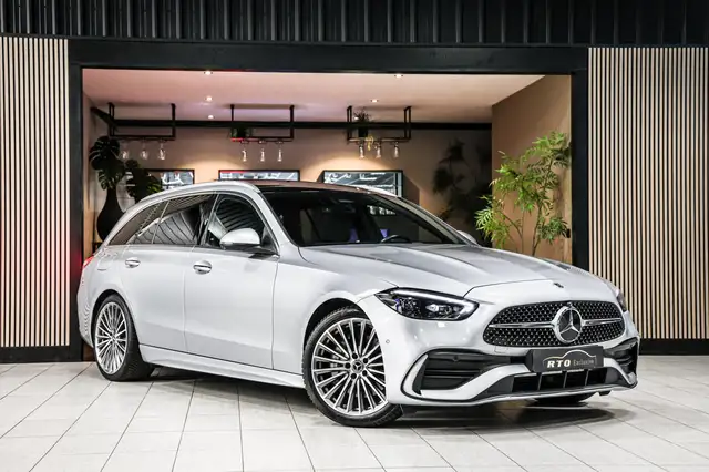 Mercedes-Benz C Class view 4
