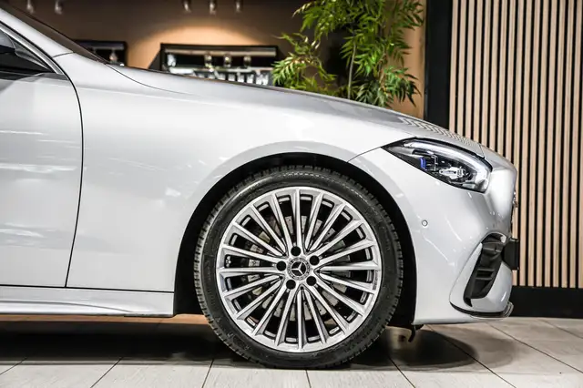 Mercedes-Benz C Class view 17