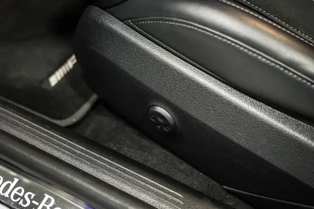 Mercedes-Benz C Class view 11
