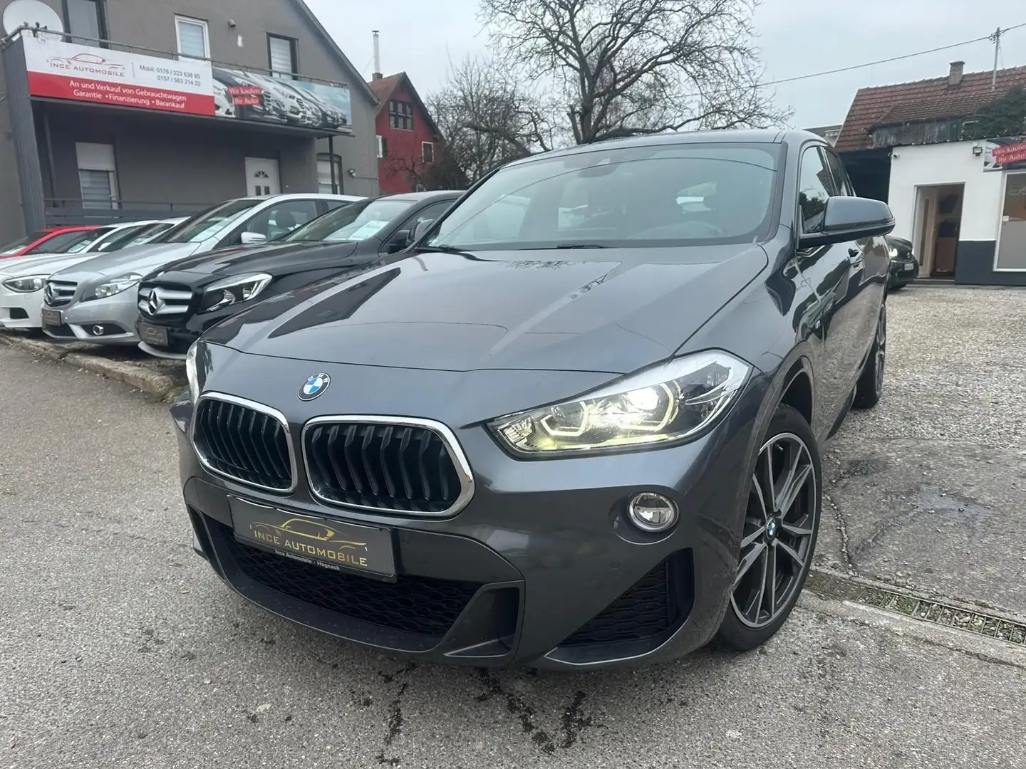 BMW X2 sDrive 18 i M Sport Grau - 1