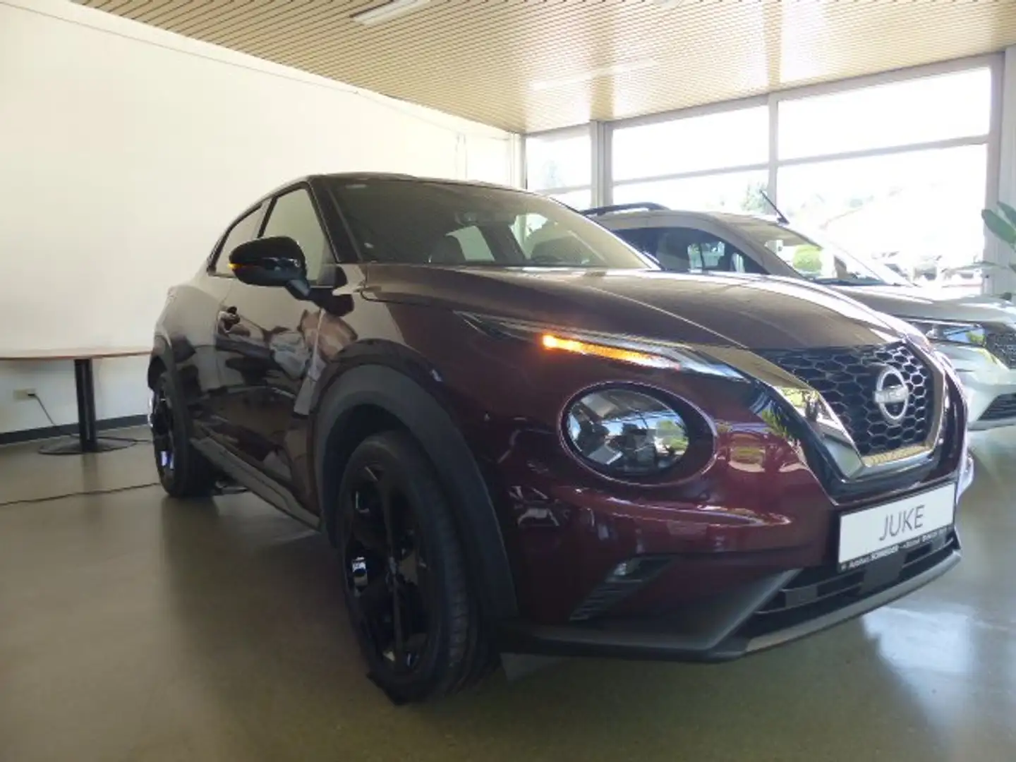 Nissan Juke Tekna Rot - 2
