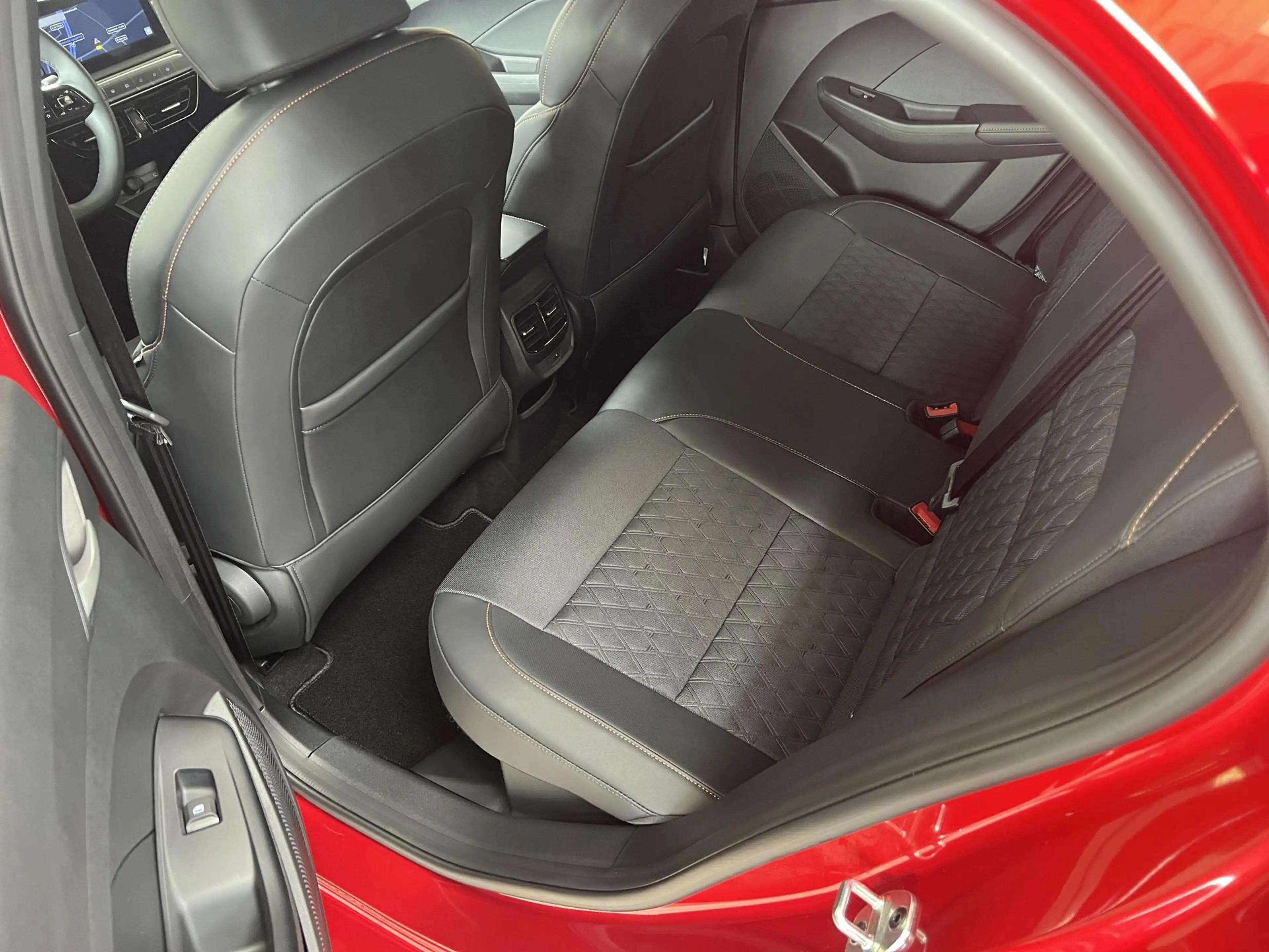 MG MG3 MG33 1,5 Hybrid Luyury/USB/AppleCarPlay/Klima — photo 13