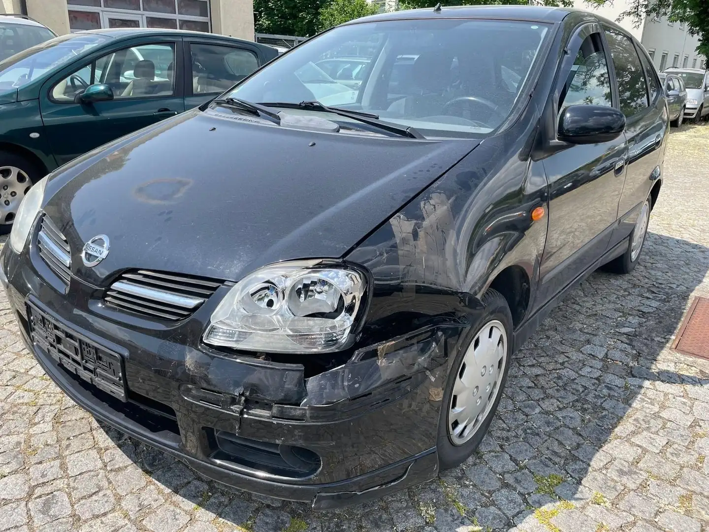 Nissan Almera Tino Acenta plus Schwarz - 1