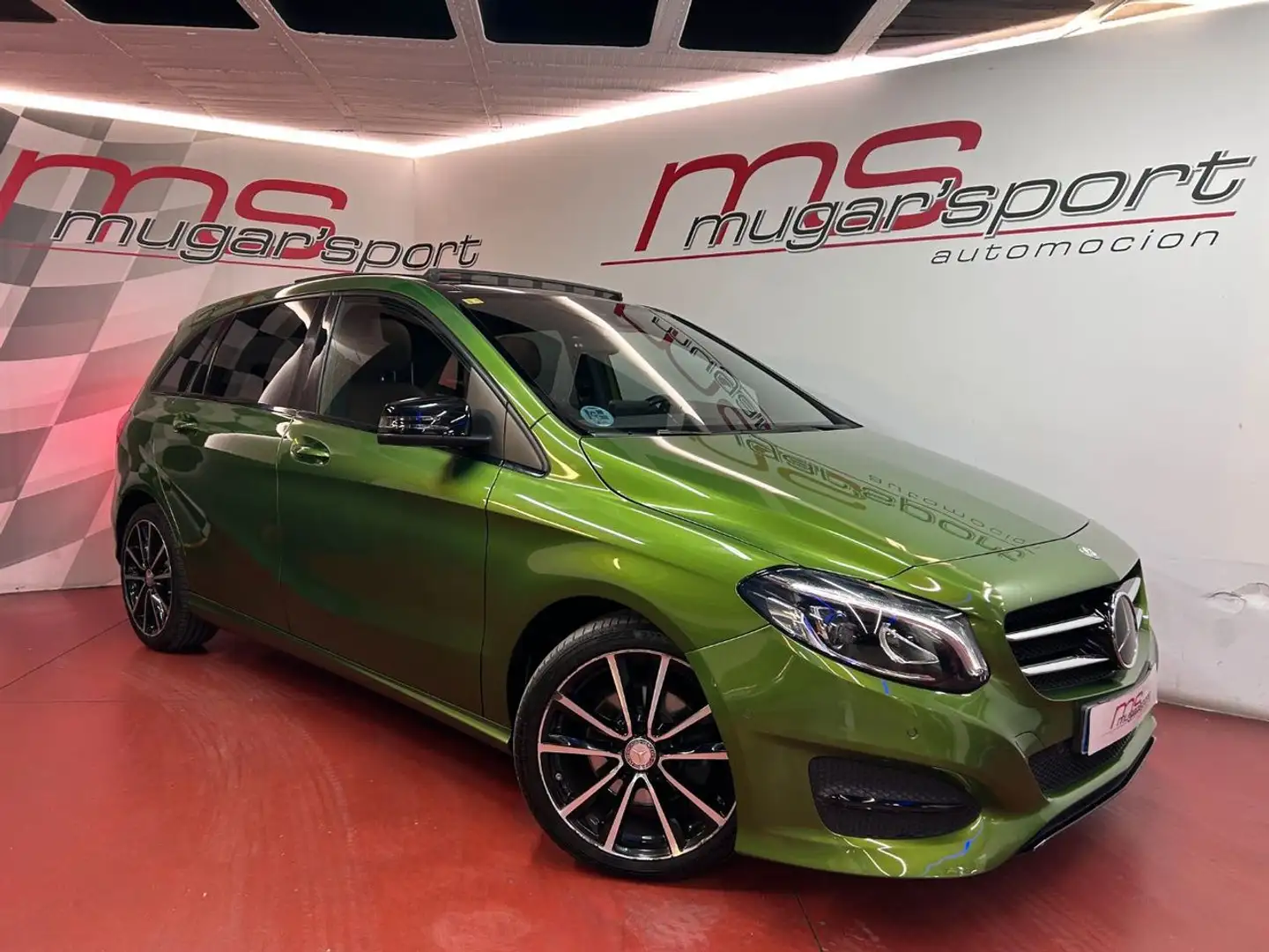 Mercedes-Benz B 180 Verde - 2