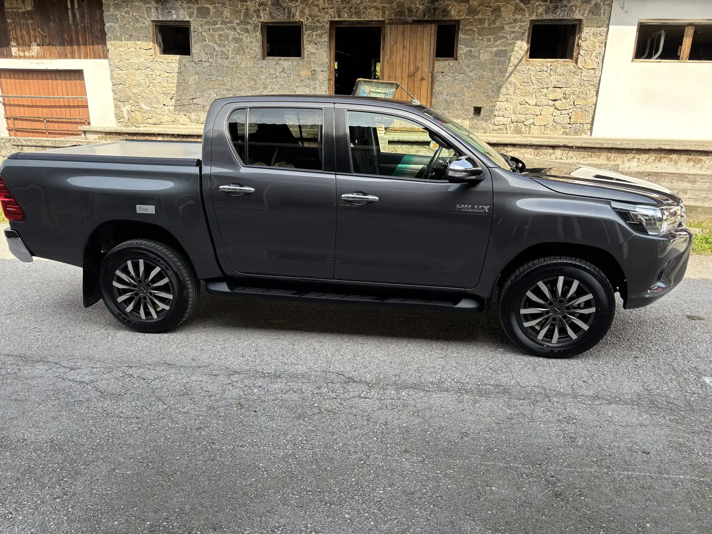 Toyota Hilux DK City 4x4 3,0 D-4D 170 Aut. Grau - 2