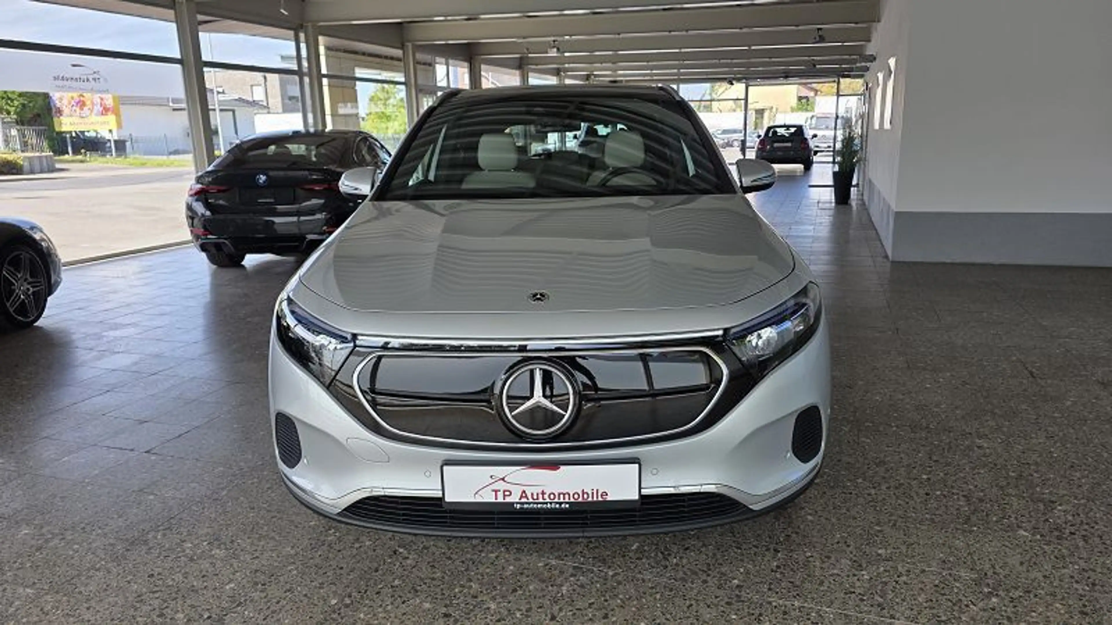 Mercedes-Benz EQA 250 Pan*LED*Nav*HuD*Kam+Park*DIS*SH*Spur*Tot — photo 2
