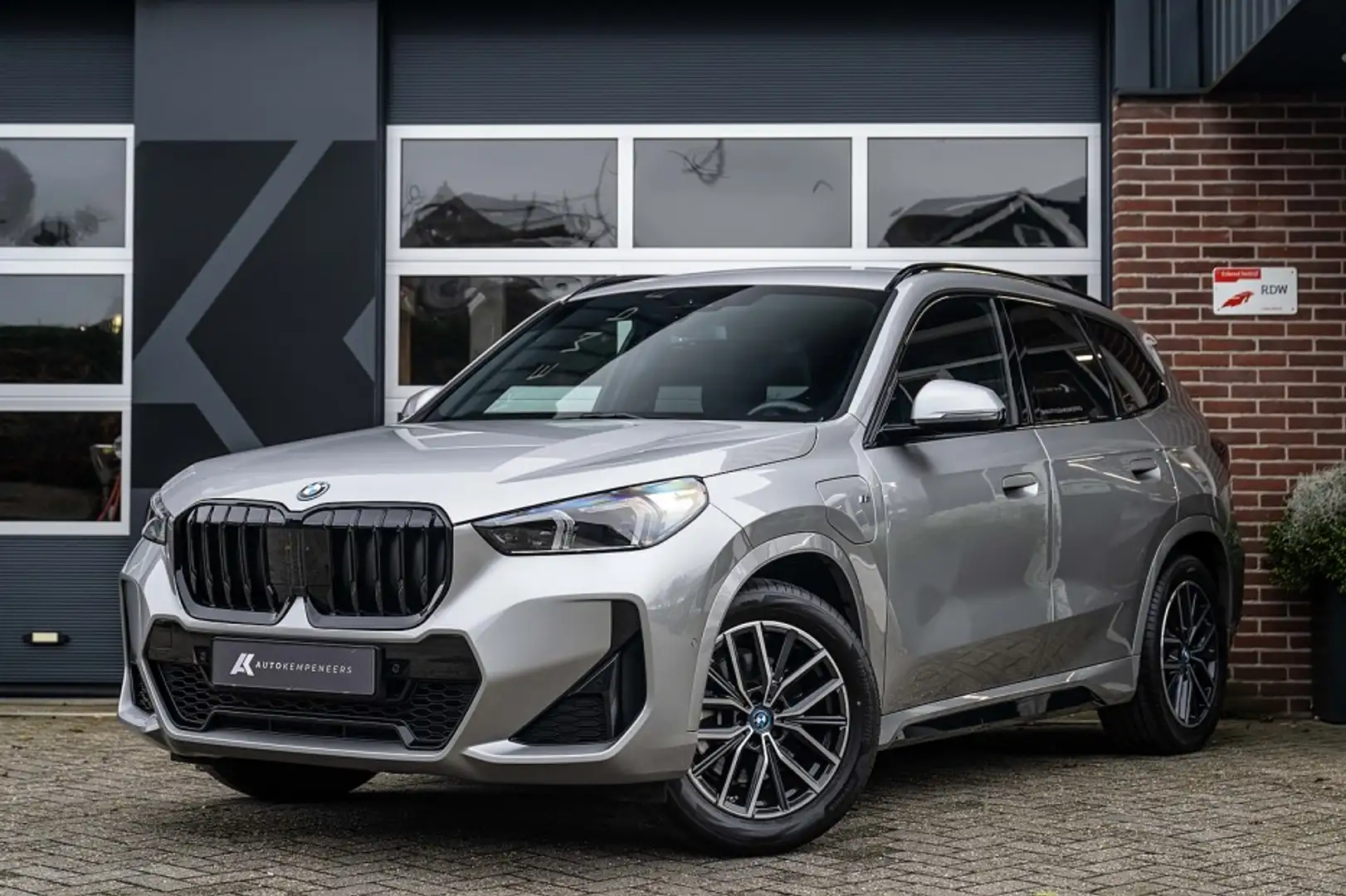 BMW X1 25e xDrive M Sport | Shadow | Driving Ass. Plus | Argent - 1