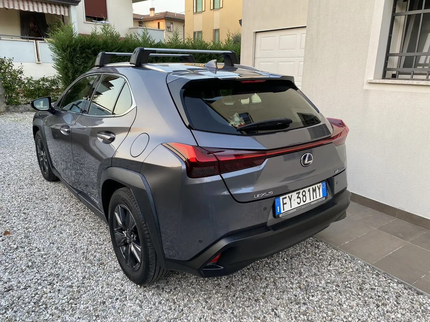 Lexus UX 250h Bussines - 2