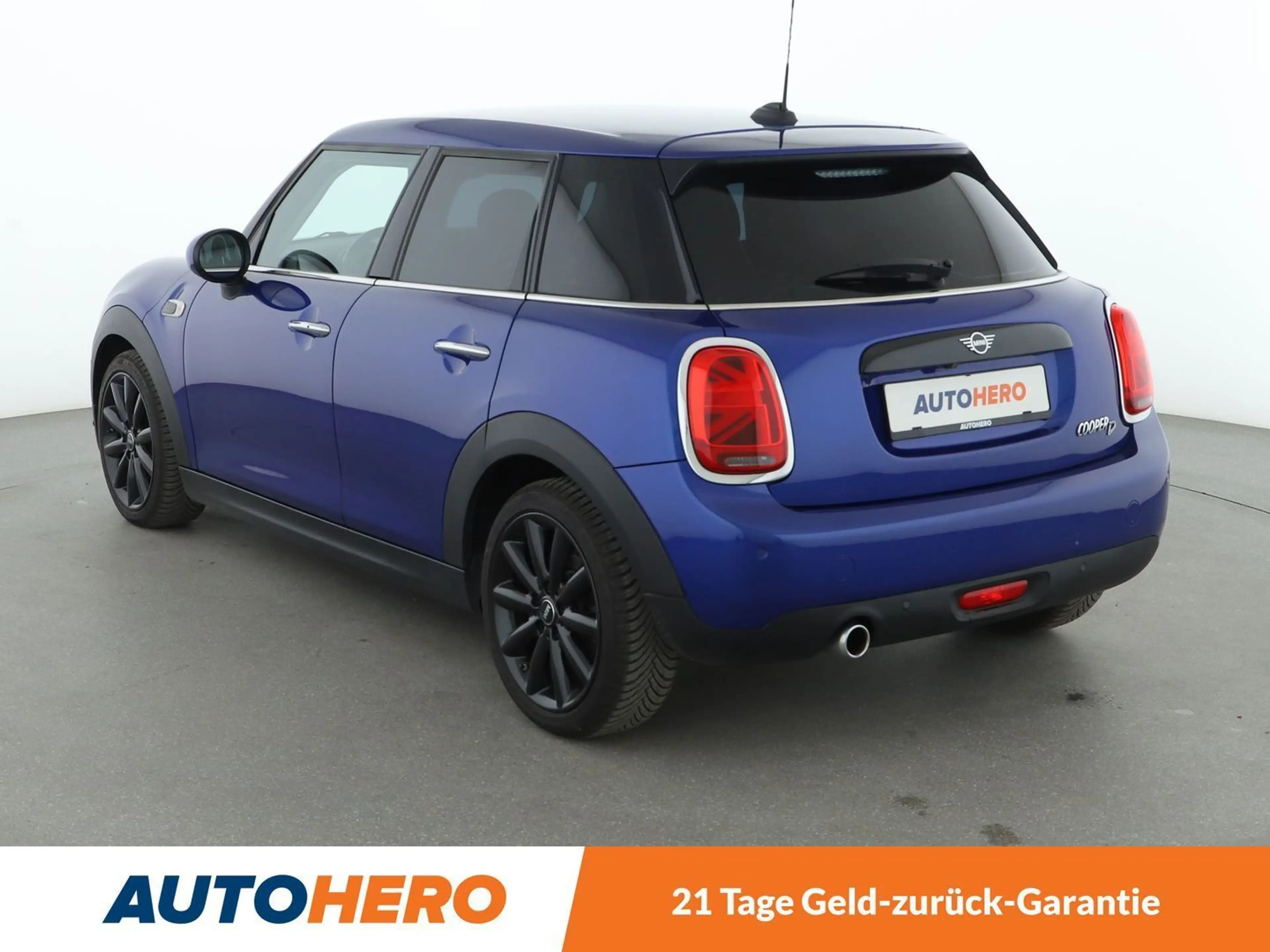 MINI Cooper D Cooper D*NAVI*TEMPO*CAM*PDC*SHZ*ALU* — photo 4